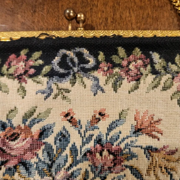 Vintage West Germany Embroidered Floral Purse With Gold Tone Chain Strap - Picture 4 of 9